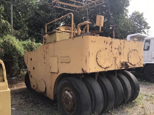 ขายรถบดล้อยาง 10 ตัน 11 ล้อ WATANABE WP-13 ราคา300,000 แถมเอกสารใบแจ้งจำหน่าย รถใช้งานได้ ไล่ระบบเบรคนิดหน่อย ขายตามสะภาพ  สนใจโทร 0967428942รถอยู่ กทม ครับ