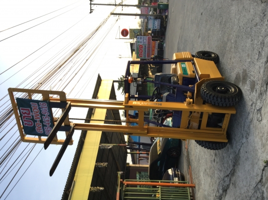 ขาย โฟรคลิฟท์ โคมะสุ 2.5 ตันดีเซล เสา 3 เมตร