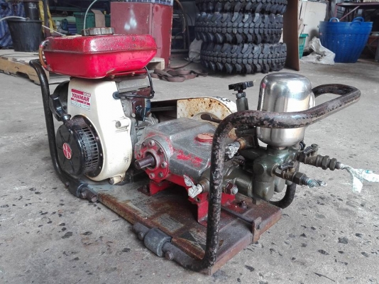 ปั๊มพ่นยา ปั๊มพ่นยา