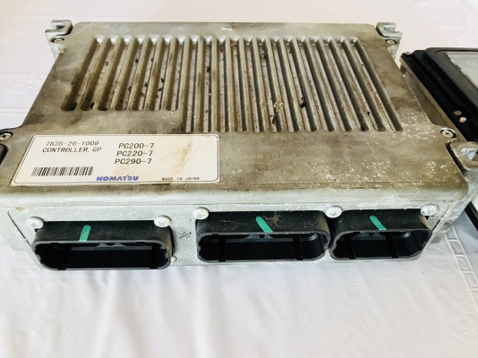 ขายกล่อง จอ KOMATSU PC 200-7 สวยๆถอดจากรถ ขายกล่อง จอ KOMATSU PC 200-7 สวยๆถอดจากรถ