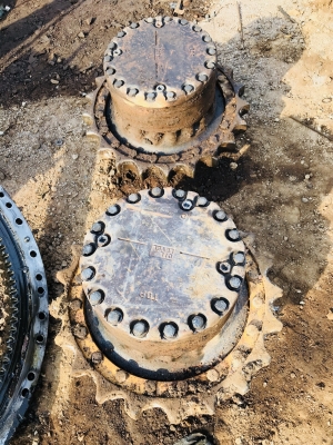 ขายตัวเดิน KOMATSU PC200-7 1คู่ สวยๆ ขายตัวเดิน KOMATSU PC200-7 1คู่ สวยๆ