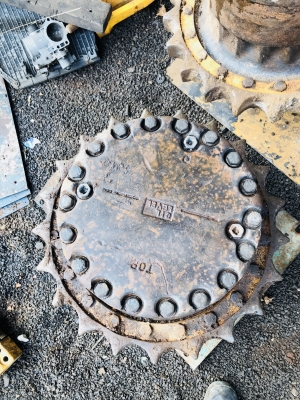 ขายตัวเดิน KOMATSU PC200-7 1คู่ สวยๆ ขายตัวเดิน KOMATSU PC200-7 1คู่ สวยๆ