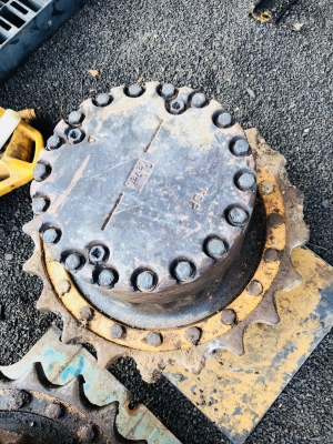 ขายตัวเดิน KOMATSU PC200-7 1คู่ สวยๆ ขายตัวเดิน KOMATSU PC200-7 1คู่ สวยๆ