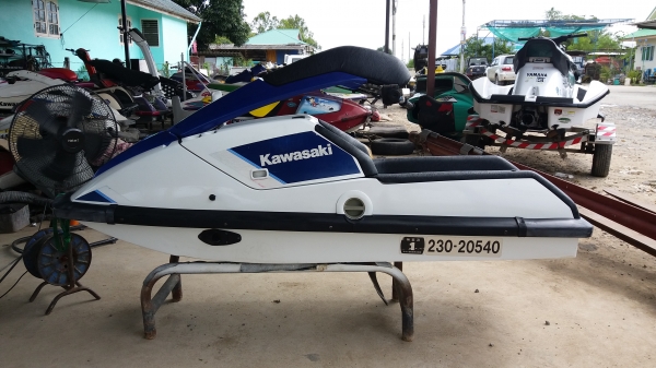 ขาย KAWASAKI 650cc. ยืน เก่าญี่ปุ่น สภาพสวยมาก พร้อมขับ ขาย KAWASAKI 650cc. ยืน เก่าญี่ปุ่น สภาพสวยมาก พร้อมขับ