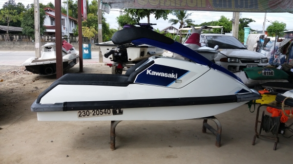 ขาย KAWASAKI 650cc. ยืน เก่าญี่ปุ่น สภาพสวยมาก พร้อมขับ
