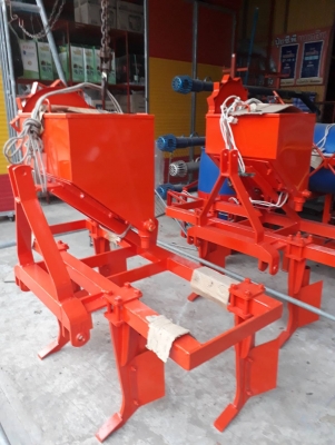 เครื่องหยอดปุ๋ย