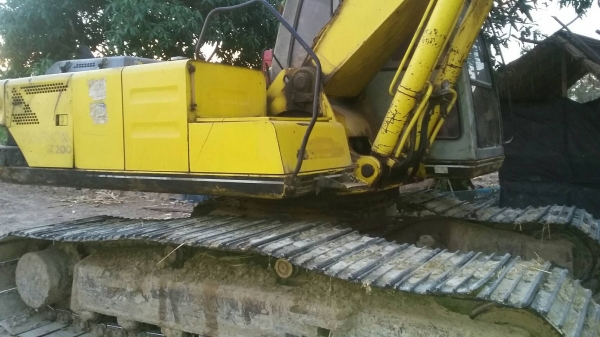 800,000บาท Kobelco 200 Mark3 มีทะเบียนเอกสารพร้อมโอน