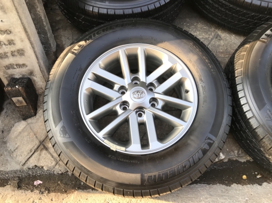 ล้อแม็ก Toyota Fortuner 50ปี ขอบ 17(สีเทากัน) พร้อมยาง 265-65-17 ปี 15 สภาพสวย