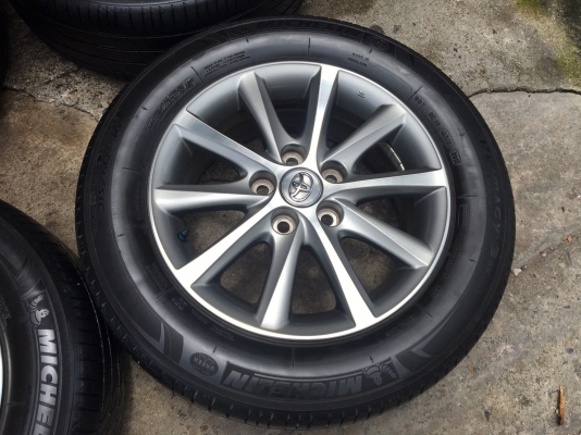 ล้อแม็ก Toyota Camry Hibrid ขอบ 16 พร้อมยาง 215-60-16 ปลายปี 15 ล้อแม็ก Toyota Camry Hibrid ขอบ 16 พร้อมยาง 215-60-16 ปลายปี 15
