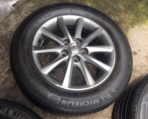 ล้อแม็ก Toyota Camry Hibrid ขอบ 16 พร้อมยาง 215-60-16 ปลายปี 15 ล้อแม็ก Toyota Camry Hibrid ขอบ 16 พร้อมยาง 215-60-16 ปลายปี 15