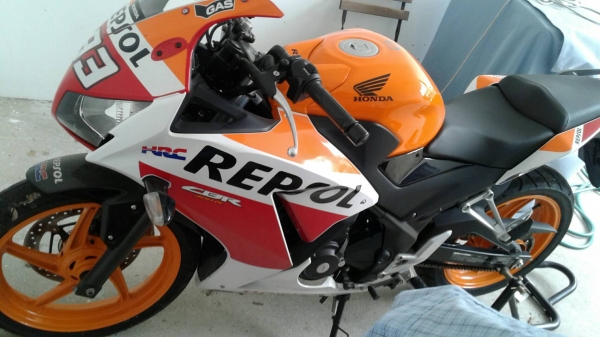 ขายด่วนและถูกๆ!! ฮอนด้า CBR300r เร็ปโซล/ตัวท็อป เบล็คABS เจ้าของขายเอง สภาพใหม่กิ๊ก!!