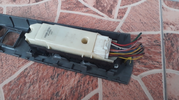 สวิทช์กระจก ประตู TOYOTA Prius ด้านหน้าขวา พร้อมกรอบ