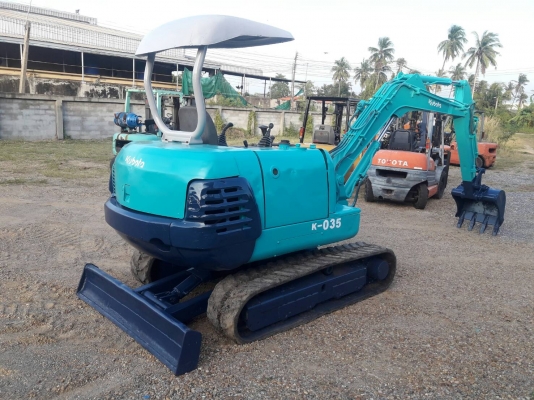 ขายรถแบคโฮ KUBOTA K-035 เครื่อง V1505  แทรคยาง มีไปท์ปิ้ง คอนโทลสั้น ปั๊มนิ้ว รถนอกนำเข้า  ติดต่อ 098-7962549