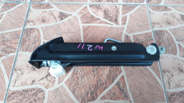 แม่แรง BENZ W211