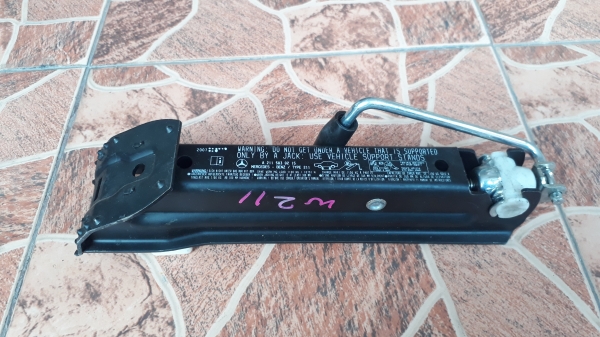 แม่แรง BENZ W211