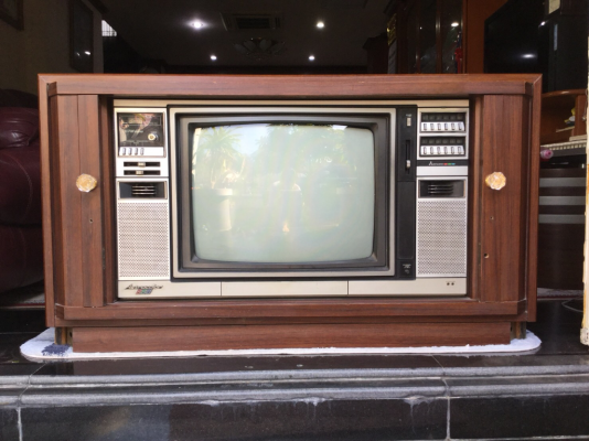 TV โบราณ ของเก่าสวย น่าสะสม จัดร้านตั้งโชว์ TV โบราณ ของเก่าสวย น่าสะสม จัดร้านตั้งโชว์