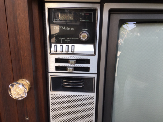 TV โบราณ ของเก่าสวย น่าสะสม จัดร้านตั้งโชว์ TV โบราณ ของเก่าสวย น่าสะสม จัดร้านตั้งโชว์