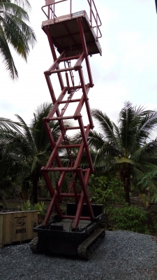 รถกระเช้า 6 เมตรพร้อมใช้แบตเตอรี่ใหม่ 2 ลูกเบิกห้าง ตู้ชาร์ท2ตู้สำหรับชาร์ทไฟบ้านได้