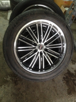 ขายล้อแม็กซ์+ยาง ขายล้อแม็กซ์+ยาง