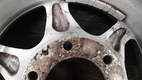 แม็กอ๊อฟโรด6รูพร้อมยางขอบ15เดิมๆไม่มีซ่อม