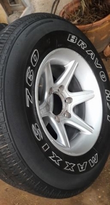 แม็กอ๊อฟโรด6รูพร้อมยางขอบ15เดิมๆไม่มีซ่อม