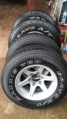 แม็กอ๊อฟโรด6รูพร้อมยางขอบ15เดิมๆไม่มีซ่อม