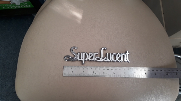 เพลทโลโก้ SuperLucent เพลทโลโก้ SuperLucent