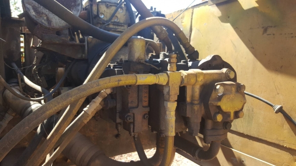 ขาย แบคโฮ KOMATSU PC200-3 คอนโทรลสั้น เอกสารเล่มทะเบียนครบ เครื่องดี ปั้มดี ช่วงล่างเต็ม