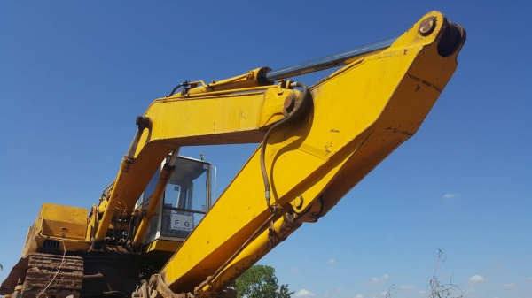 ขาย แบคโฮ KOMATSU PC200-3 คอนโทรลสั้น เอกสารเล่มทะเบียนครบ เครื่องดี ปั้มดี ช่วงล่างเต็ม