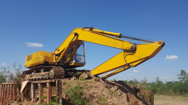 ขาย แบคโฮ KOMATSU PC200-3 คอนโทรลสั้น เอกสารเล่มทะเบียนครบ เครื่องดี ปั้มดี ช่วงล่างเต็ม