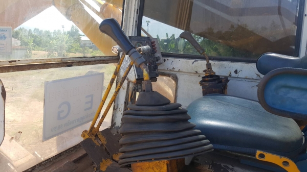 ขาย แบคโฮ KOMATSU PC200-3 คอนโทรลสั้น เอกสารเล่มทะเบียนครบ เครื่องดี ปั้มดี ช่วงล่างเต็ม