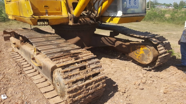 ขาย แบคโฮ KOMATSU PC200-3 คอนโทรลสั้น เอกสารเล่มทะเบียนครบ เครื่องดี ปั้มดี ช่วงล่างเต็ม