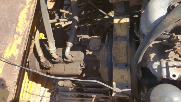 ขาย แบคโฮ KOMATSU PC200-3 คอนโทรลสั้น เอกสารเล่มทะเบียนครบ เครื่องดี ปั้มดี ช่วงล่างเต็ม