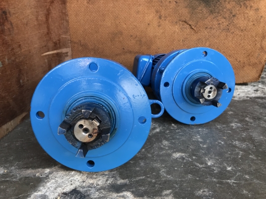 ขายมอเตอร์เกียร์หน้าแปลน Cycro drive Sumitomo 0.2Kw. 380V อัตราทด 1:35 made in Japan สภาพสวย หมุนนิ่ม พร้อมใช้งานมี 2ตัวครับ