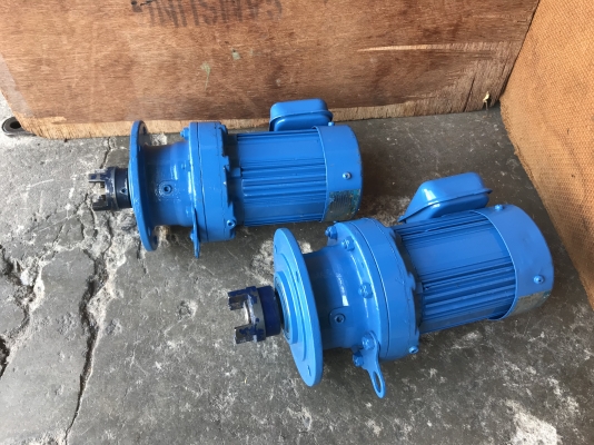 ขายมอเตอร์เกียร์หน้าแปลน Cycro drive Sumitomo 0.2Kw. 380V อัตราทด 1:35 made in Japan สภาพสวย หมุนนิ่ม พร้อมใช้งานมี 2ตัวครับ