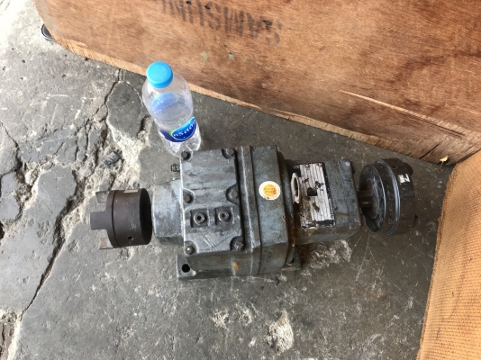 ขายหัวเกียร์ทดรอบ SEW eurodrive อัตราทด 1:4.3 สภาพสวย หมุนนิ่ม พร้อมใช้งาน