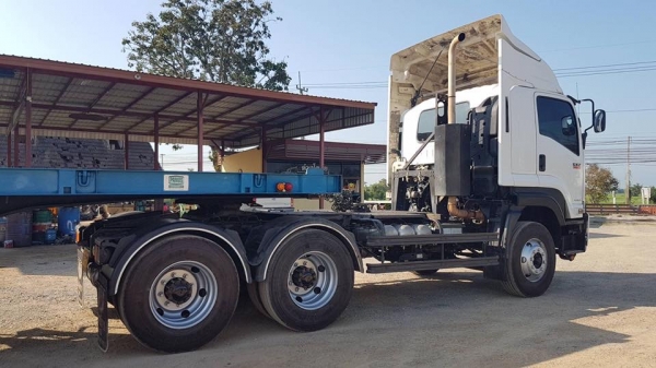 Isuzu 360 แรง ปี 56 พร้อมหางสามเพลาอู่พนัส ปี 58 พร้อมใช้งาน