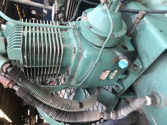 ขายปั๊มลมแชมเปี้ยน 5 แรง ถัง 300 ลิตร ขายปั๊มลมแชมเปี้ยน 5 แรง ถัง 300 ลิตร