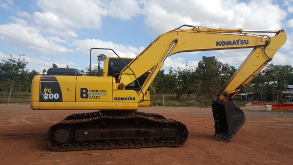 รถแบคโฮ KOMATSU PC 200-8 มีเล่มทะเบียนพร้อม จดทะเบียนปี 2559 รถแบคโฮ KOMATSU PC 200-8 มีเล่มทะเบียนพร้อม จดทะเบียนปี 2559
