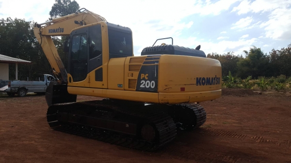 รถแบคโฮ KOMATSU PC 200-8 มีเล่มทะเบียนพร้อม จดทะเบียนปี 2559 รถแบคโฮ KOMATSU PC 200-8 มีเล่มทะเบียนพร้อม จดทะเบียนปี 2559