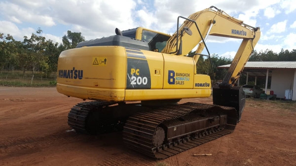 รถแบคโฮ KOMATSU PC 200-8 มีเล่มทะเบียนพร้อม จดทะเบียนปี 2559 รถแบคโฮ KOMATSU PC 200-8 มีเล่มทะเบียนพร้อม จดทะเบียนปี 2559