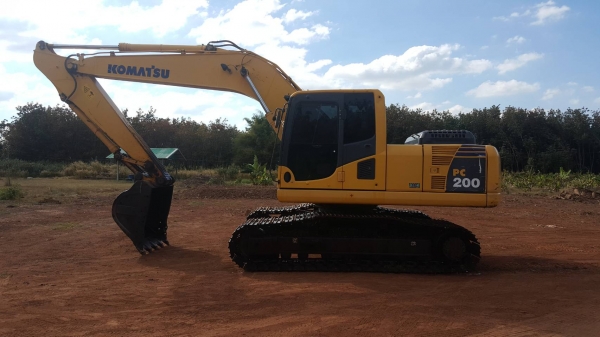 รถแบคโฮ KOMATSU PC 200-8 มีเล่มทะเบียนพร้อม จดทะเบียนปี 2559 รถแบคโฮ KOMATSU PC 200-8 มีเล่มทะเบียนพร้อม จดทะเบียนปี 2559