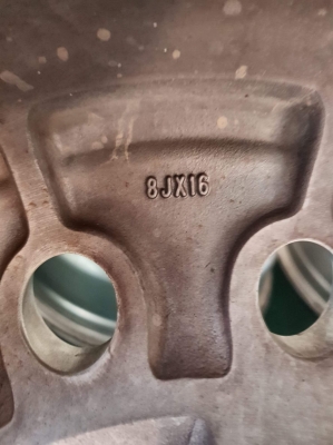 ขายล้อหยดน้ำ ขอบ 16 กว้าง 8" ออฟลบ 28 สวยๆ