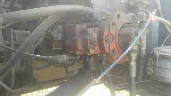 ขาย 485,000 บาท HITACHI EX200-1 เครื่องเดิมดี ปั้มK3V โช่หนา เอวแน่น เอกสารชื้อขาย  รถอยู่  ยโสธร  090-772-3710 090-772-3708