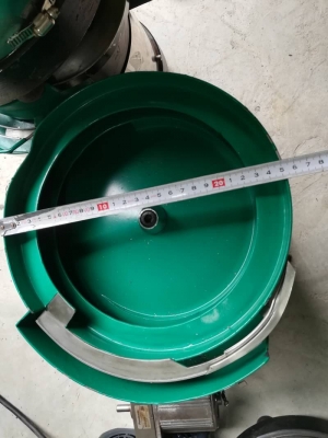 2,500 บ.โทร 083-2000058 LINE ID: line832923 ชุดเขย่าป้อนลำเลียงชิ้นงานอัตโนมัติขนาดต่างๆตามภาพ
