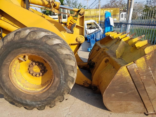 ขายรถตักล้อยาง KOMATSU 515-2 เอกสารเล่มทะเบียน ราคา 590,000 สะภาพเก่านอก รถสวยพร้อมใช้ 2 เพลา สนใจโทร.081-3531946 ต่อ.บางนา &amp; ไอร์ดีลาย รถอยู่ราชบุรี