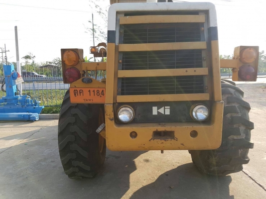 ขายรถตักล้อยาง KOMATSU 515-2 เอกสารเล่มทะเบียน ราคา 590,000 สะภาพเก่านอก รถสวยพร้อมใช้ 2 เพลา สนใจโทร.081-3531946 ต่อ.บางนา &amp; ไอร์ดีลาย รถอยู่ราชบุรี