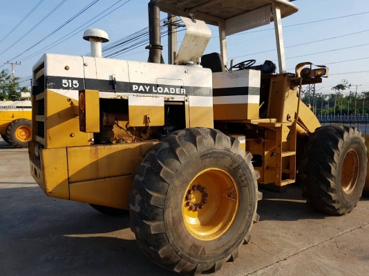 ขายรถตักล้อยาง KOMATSU 515-2 เอกสารเล่มทะเบียน ราคา 590,000 สะภาพเก่านอก รถสวยพร้อมใช้ 2 เพลา สนใจโทร.081-3531946 ต่อ.บางนา &amp; ไอร์ดีลาย รถอยู่ราชบุรี