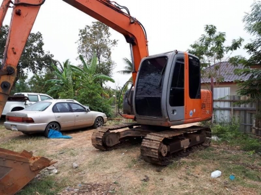 ขาย 535,000 สภาพเก่านอก HITACHI 70 เครื่องดี ปั้มแรง โช่หนา เอวแน่น ไฟฟ้าครบ เอกสารอินวอยท์  รถอยู่  สุรินทร์ 090-772-3710 090-772-3708