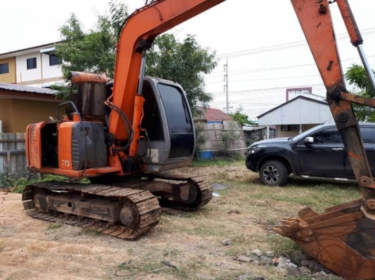 ขาย 535,000 สภาพเก่านอก HITACHI 70 เครื่องดี ปั้มแรง โช่หนา เอวแน่น ไฟฟ้าครบ เอกสารอินวอยท์  รถอยู่  สุรินทร์ 090-772-3710 090-772-3708